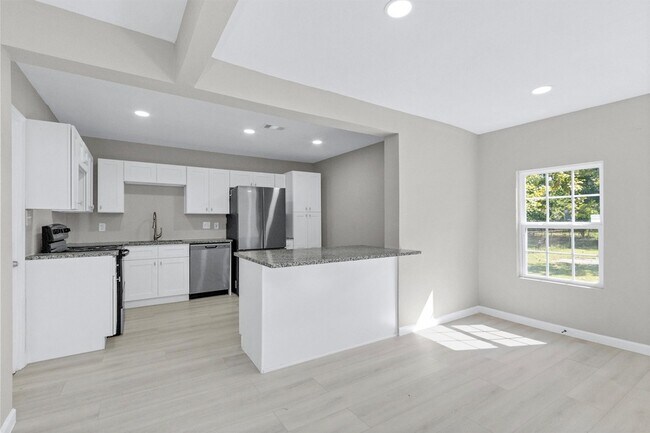 Building Photo - 4114 Hoffman St