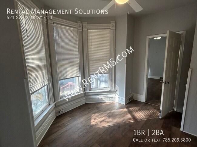 Building Photo - 521 SW Tyler St