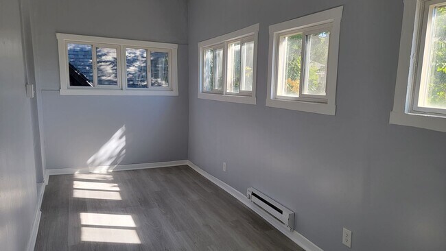 Building Photo - Aves Beauty