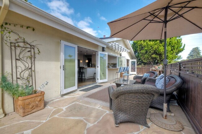 Building Photo - Single-Story La Costa Home Overlooking the...