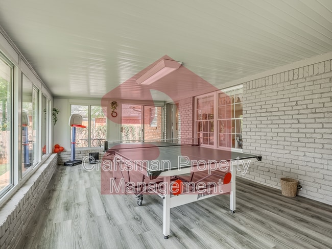 Building Photo - 2024 NW 45th St