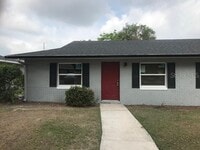 Building Photo - 665 N Oak Ave