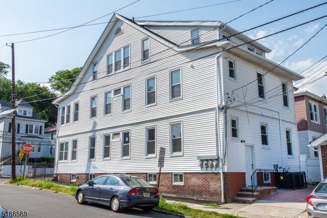 Building Photo - 432 Stuyvesant Ave.