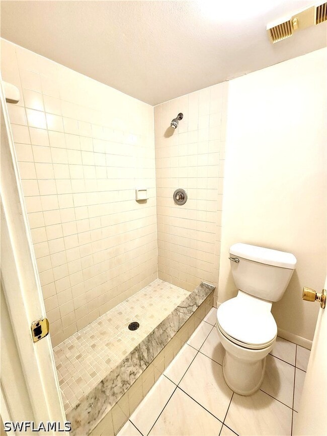 Building Photo - 15075 Parkside Dr