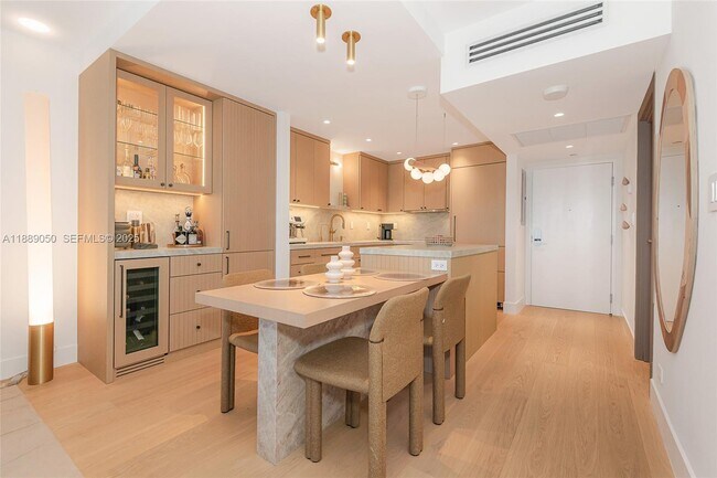 Building Photo - 2301 Collins Ave