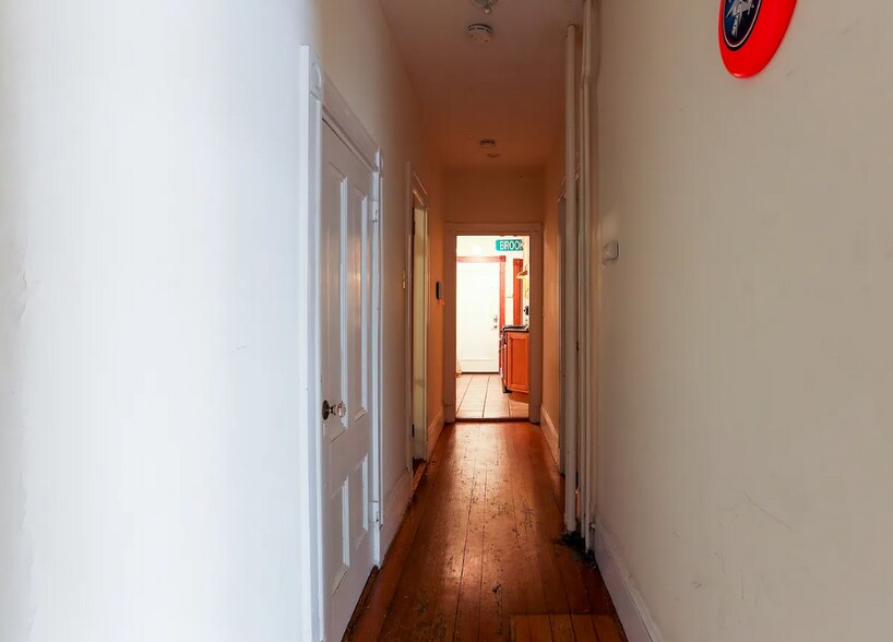 Building Photo - 70 Calumet St