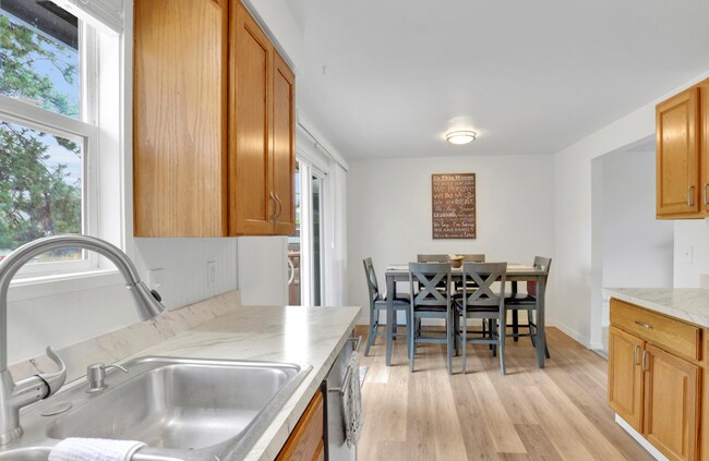 Building Photo - Charming Unfurnished Spokane Home with Large Shop in a Prime Northwest - Unfurnished