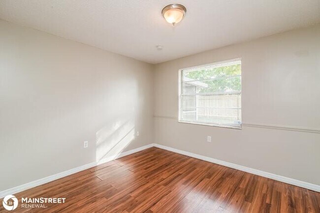 Building Photo - 10114 Enchanted Oaks Ct