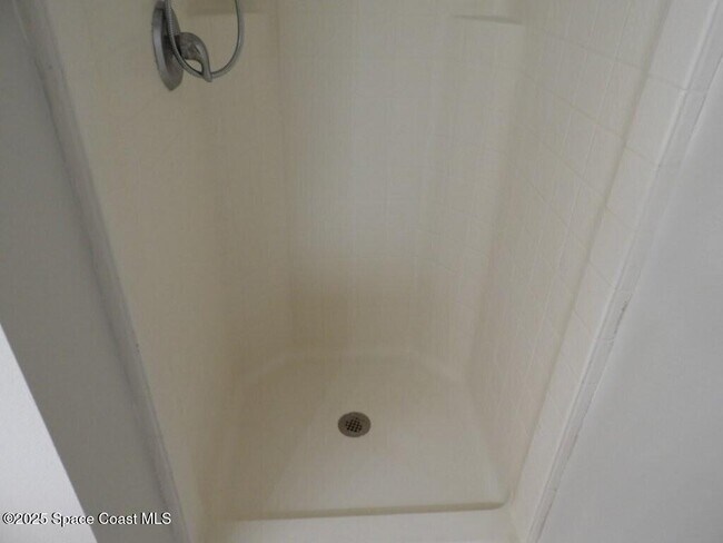 Building Photo - 394 Mott St SW