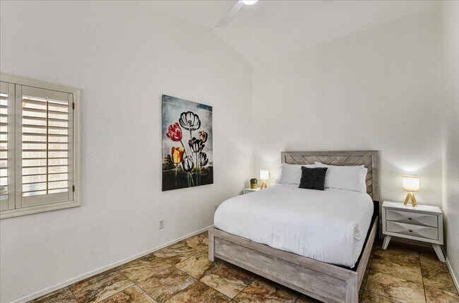 Building Photo - 3247 E Maldonado Dr