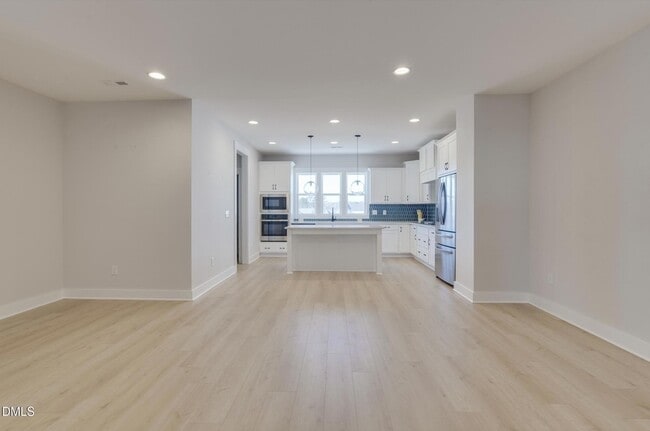 Building Photo - 2127 Big Falls Dr