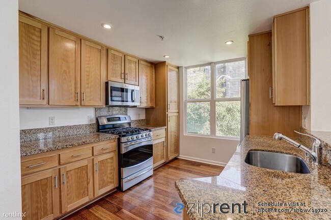 Building Photo - 2 br, 2 bath Condo - 301 Crescent Court, S...