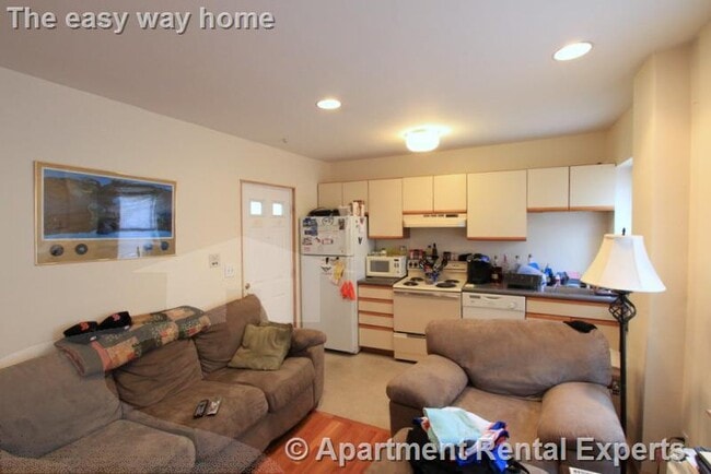 Building Photo - 43 Ivaloo St