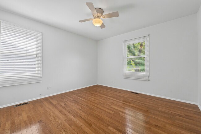 Building Photo - 2158 Countryside Cir