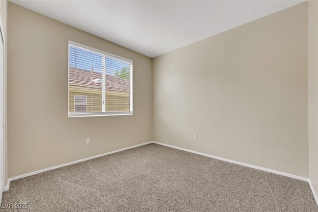 Building Photo - 495 Elm Crest Pl