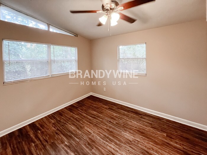 Building Photo - 922 Westgate Dr