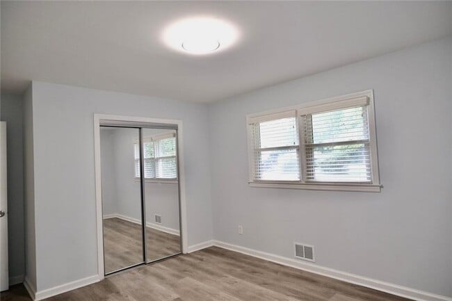 Building Photo - 4867 Flint Hill Rd SW