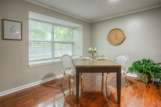 Building Photo - 6016 Teas Nursery Rd