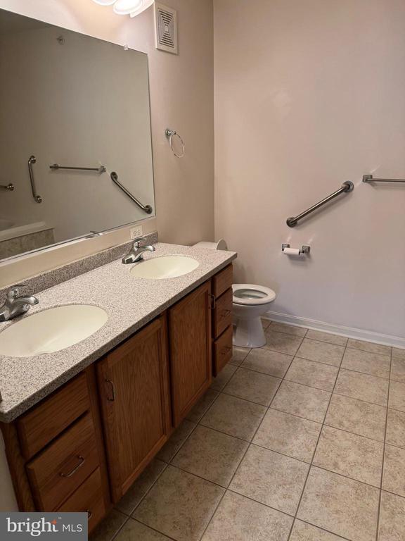 Building Photo - 4310 Lydia Hollow Dr