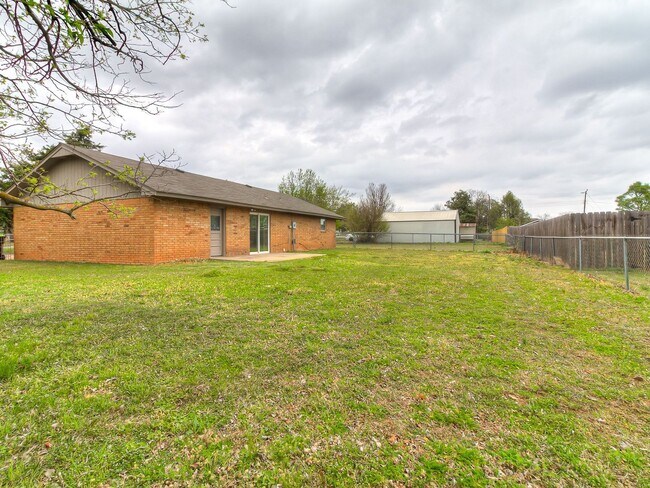 Building Photo - 2b 2ba in Piedmont Schools