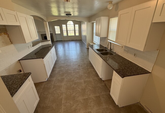 Building Photo - 2226 Dawn Shadow Way