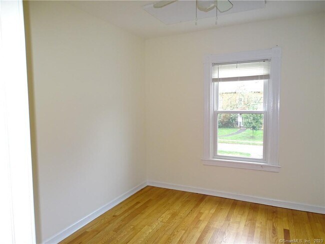 Building Photo - 85-87 S Main St