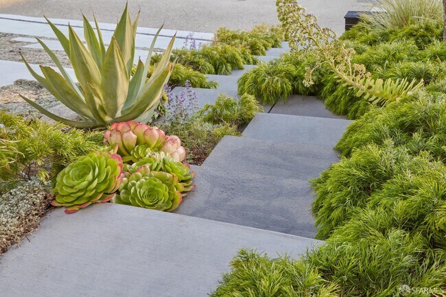 Building Photo - 169 Amber Dr