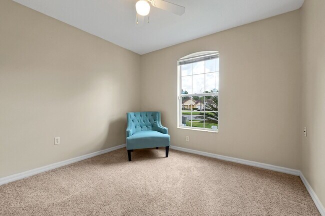 Building Photo - "Furnished 4-Bedroom Pool Home – Comfort and Style in Davenport"