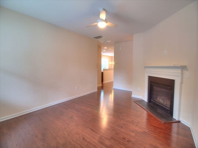 Building Photo - Charming 4-Bed, 3-Bath Home for Rent in Ru...