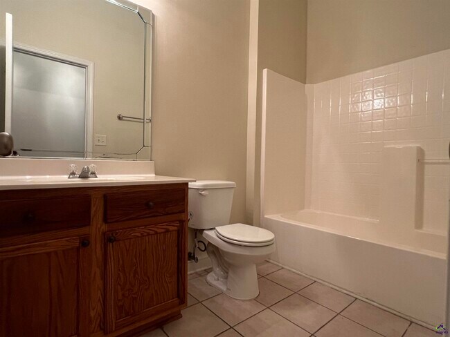 Building Photo - 644 Ivy Brook Way