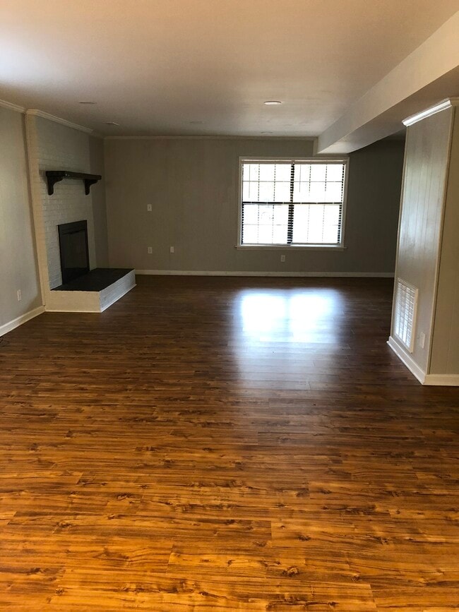 Living Room - 5916 Grosner Pl
