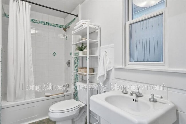 Building Photo - 2338 NW Hoyt St