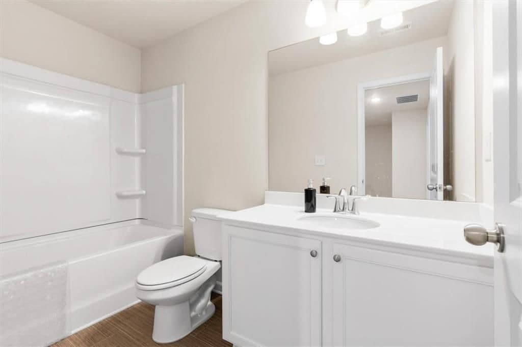 Building Photo - 1144 Westhampton Wy