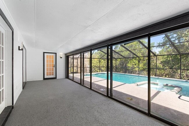 Building Photo - 11218 Creek View Dr