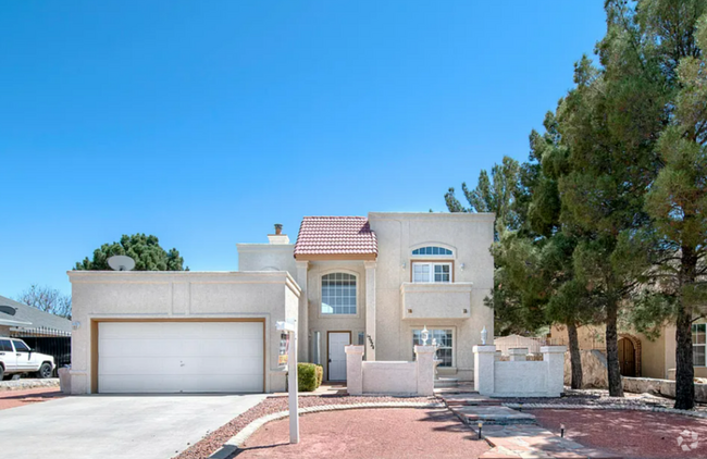 Building Photo - 13924 Desert Song Dr