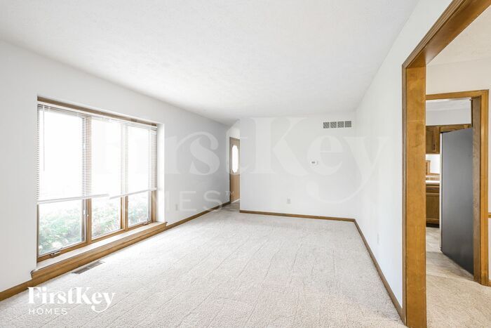 Building Photo - 621 White Pine Dr
