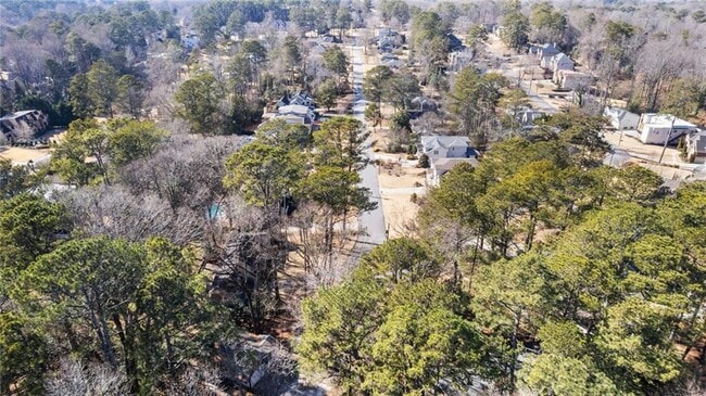 Building Photo - 2038 S Akin Dr