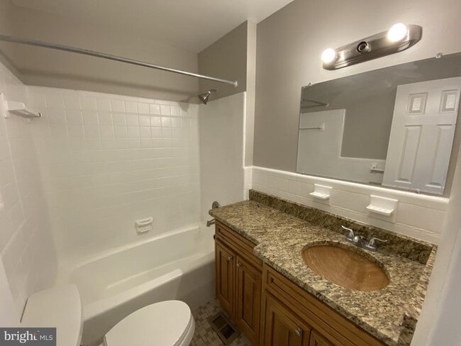 Building Photo - 1712 12th St S