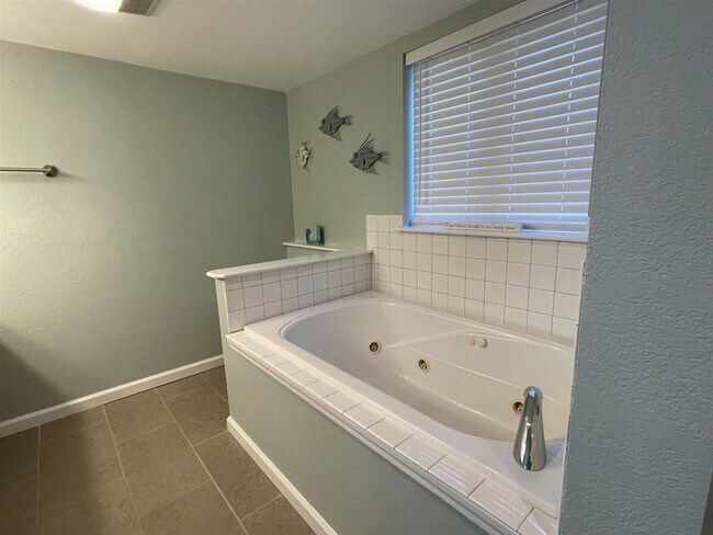 Building Photo - 57211 Atlantic View Dr