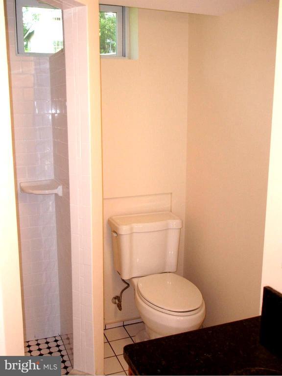 Building Photo - 3010 Ferndale St