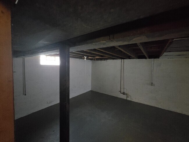 Building Photo - 19514 Woodbine St