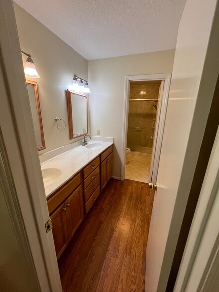 Building Photo - 4905 Heritage Dr