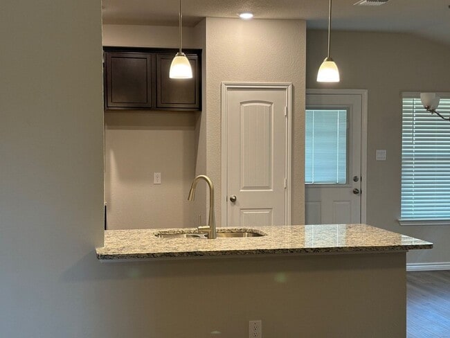 Building Photo - **$800 off first month's rent** Brand New ...