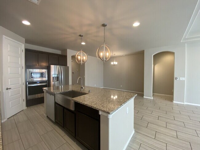 Building Photo - Single story 4BR/2Bath/Open Floor Plan/1907 Sqr Ft