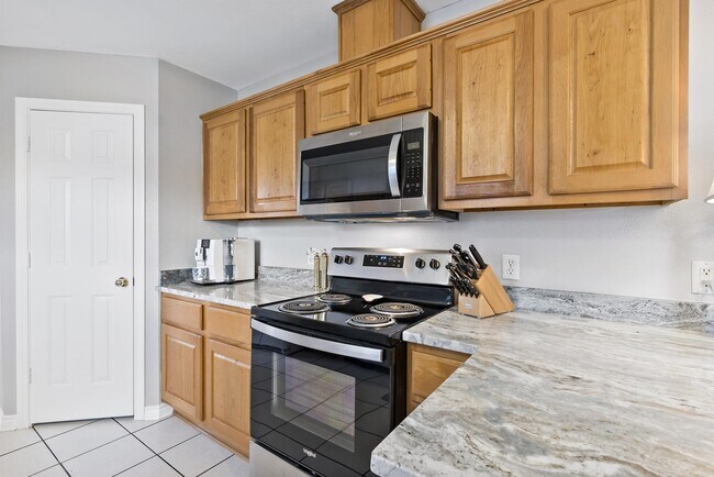 Building Photo - 1317 Baywood Ln