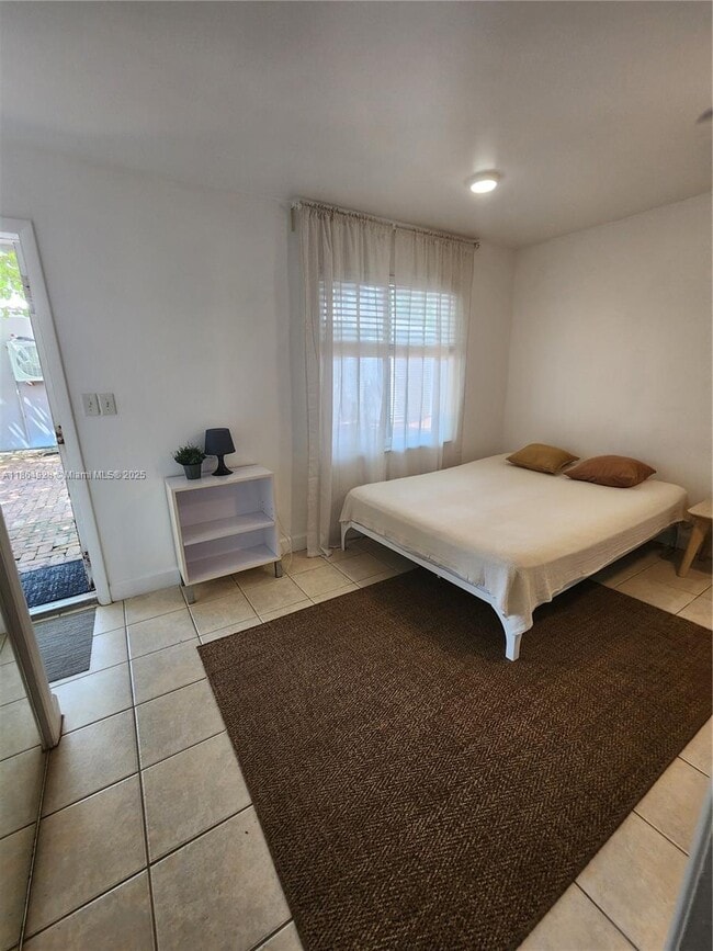 Building Photo - 315 Walnut St