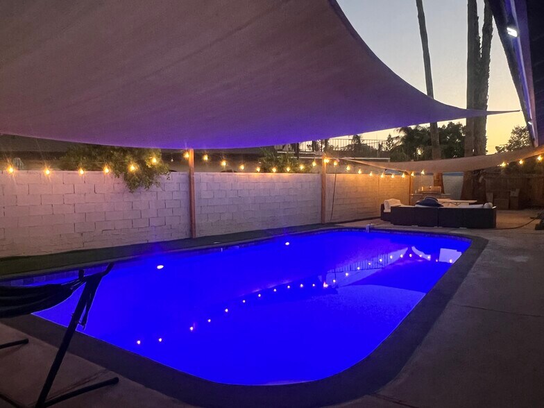 Building Photo - 2401 Rio Vista Dr