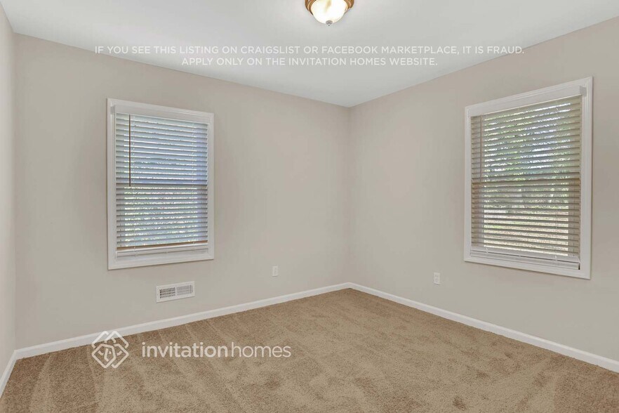 Building Photo - 2032 Rebecca Ln
