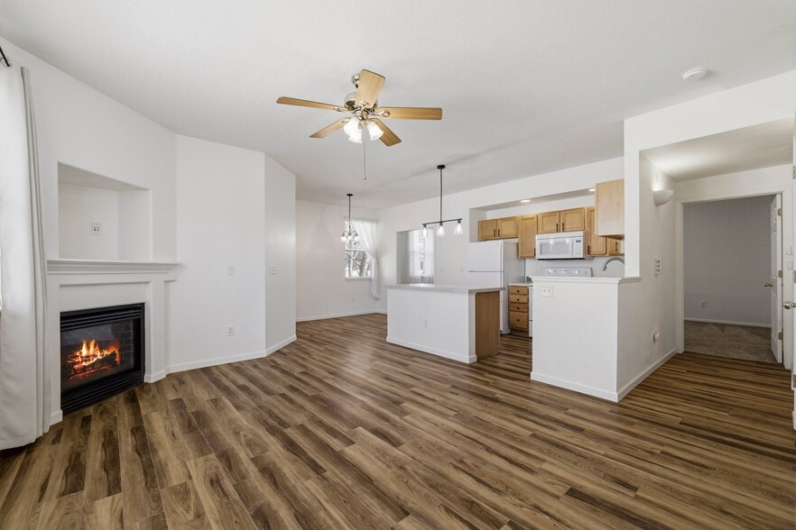 Building Photo - 1907 Grays Peak Dr