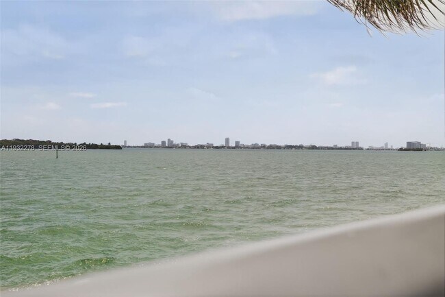 Building Photo - 11113 Biscayne Blvd